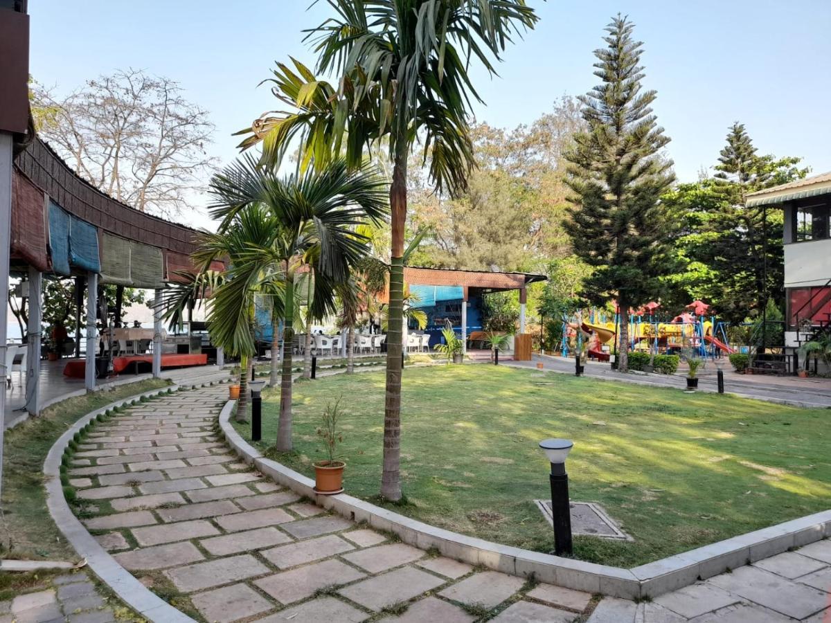 Aquarius Resort Gorhe Khurd Exterior foto